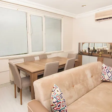 Сasa de vacaciones 2 Bedroom House In Sisli, 7 Min To Cevahir Shopping Mall & Metro
