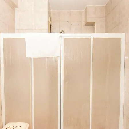 2 Bedroom House In Sisli, 7 Min To Cevahir Shopping Mall & Metro Сasa de vacaciones Estambul