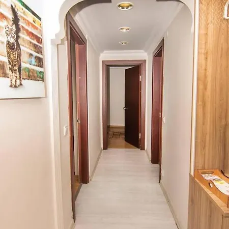 2 Bedroom House In Sisli, 7 Min To Cevahir Shopping Mall & Metro Сasa de vacaciones Estambul
