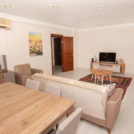 2 Bedroom House In Sisli, 7 Min To Cevahir Shopping Mall & Metro