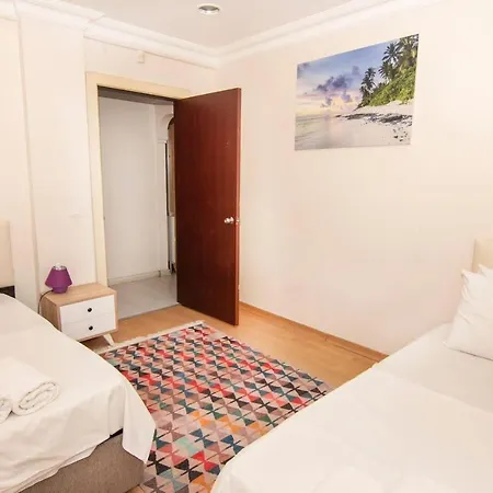 2 Bedroom House In Sisli, 7 Min To Cevahir Shopping Mall & Metro Сasa de vacaciones Estambul