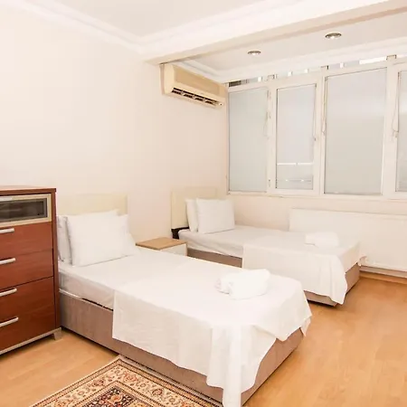 2 Bedroom House In Sisli, 7 Min To Cevahir Shopping Mall & Metro Сasa de vacaciones *